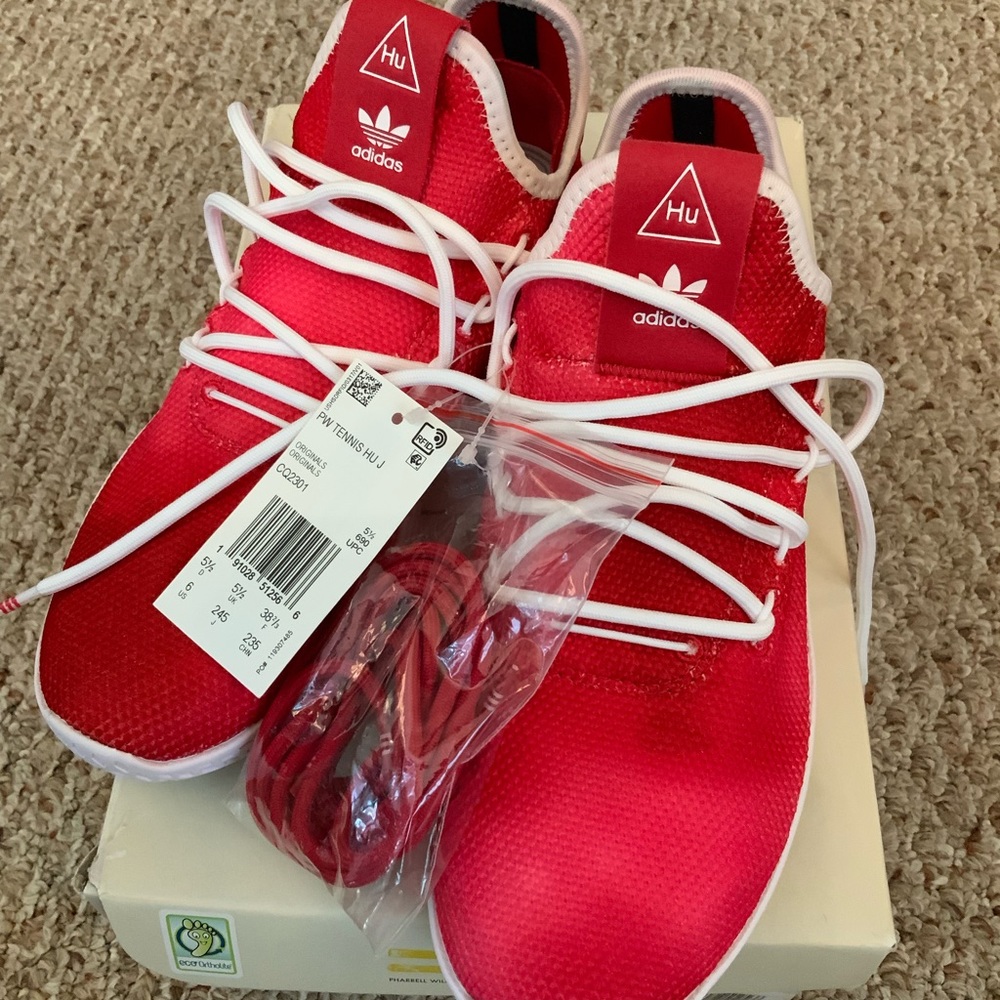LIMITED ADIDAS PHARRELL WILLIAMS 2018